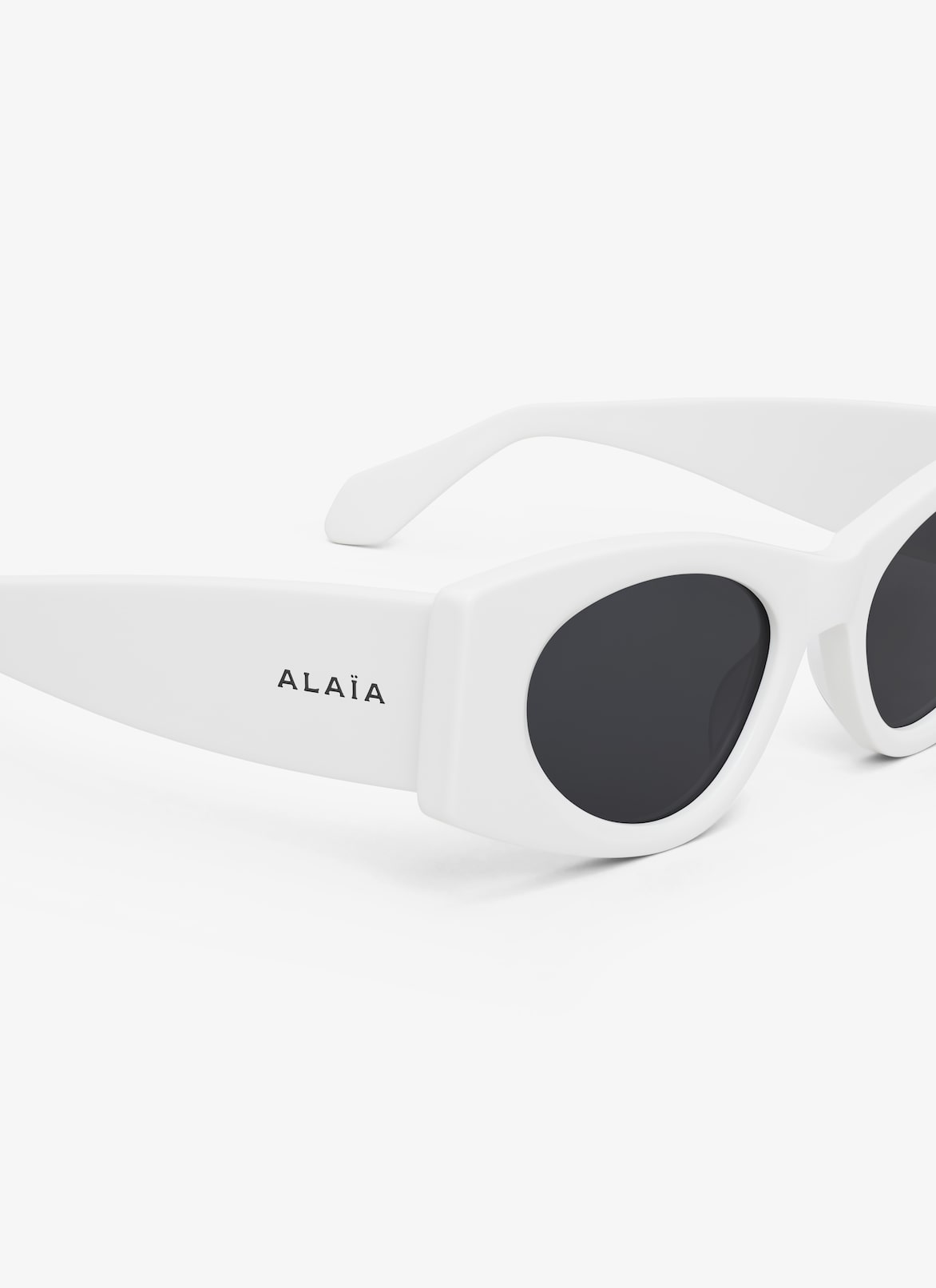 CAT EYE SUNGLASSES ALAÏA WHITE CAT EYE SUNGLASSES